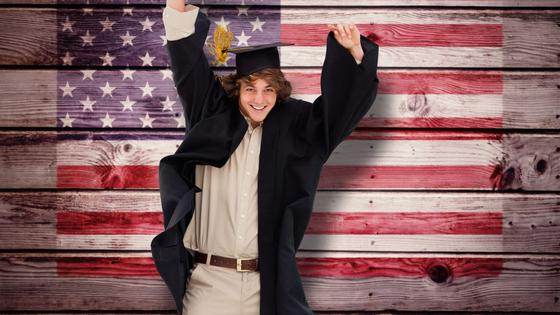 Internationale Studierende können ein US-amerikanisches Studentenvisum erhalten, trotz den Umstieg der Universitäten auf die Online-Bildung