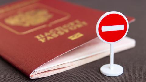 The USA asks international students to leave the country to study online