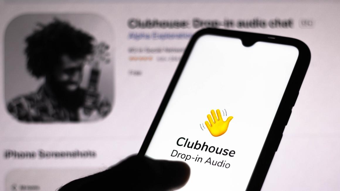 Educational Clubhouse: how to register, who to follow and listen to in the new social network
